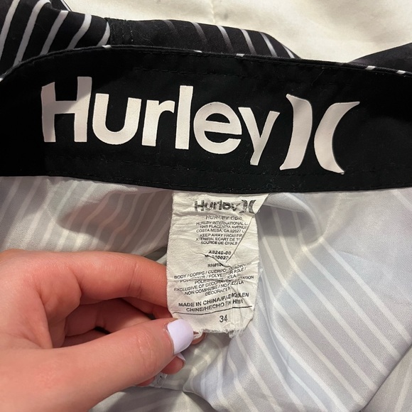 Hurley Men’s Boardshorts / Swim Shorts - Black and White - Picture 4 of 5